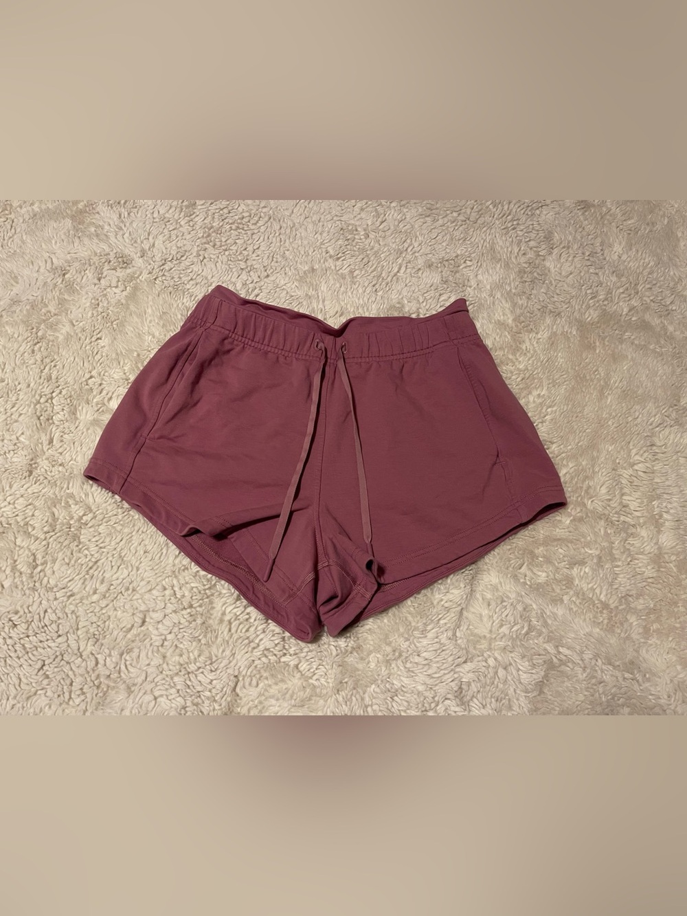 Lululemon Women's Inner Glow High Rise 3" Training Shorts Size 6 Velvet Dust